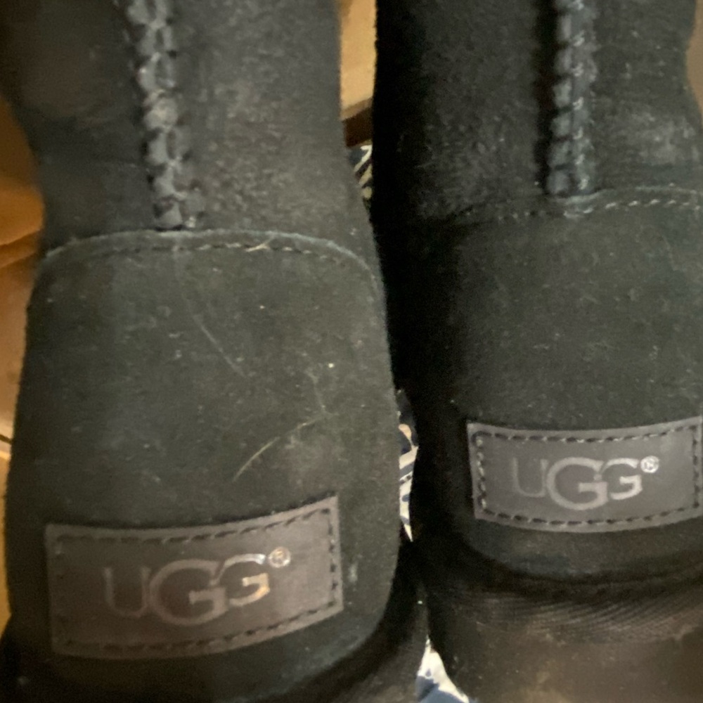 UGG Women’s Classic Short II Black Size 7
